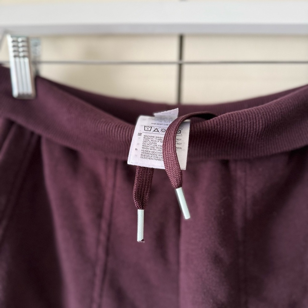 Adidas Football Tiro striped side panel shorts in burgundy red & light blue 🩵 - Picture 8 of 8